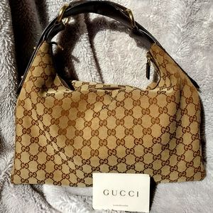 Gucci Gg Supreme Hobo Bag